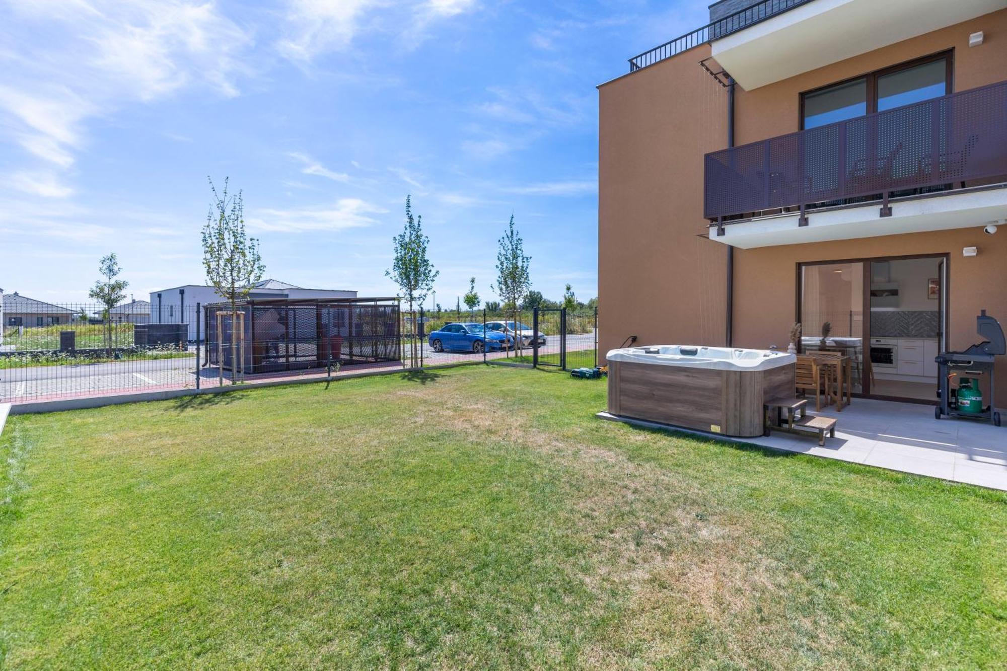 Boho Apt W Jacuzzi, Grill & Garden Modra Bagian luar foto
